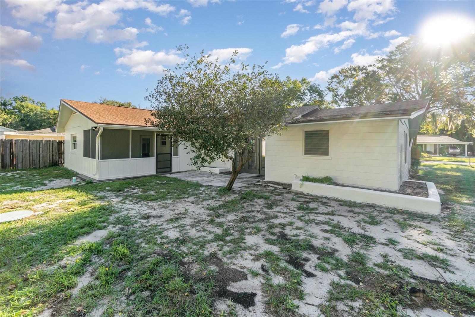 Image 24 of 26 For 1515 Elray Boulevard