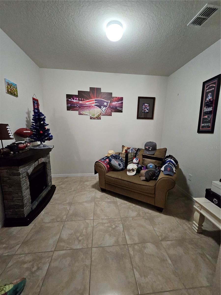 Image 11 of 15 For 2805 Lake Pointe Drive