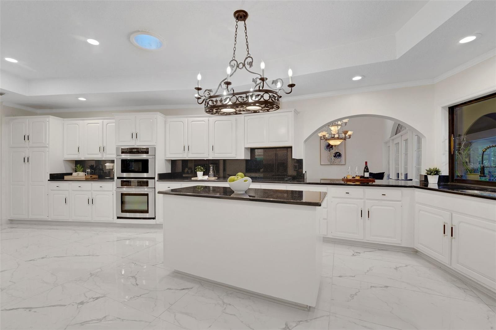 Image 13 of 50 For 2108 Silver Leaf Court