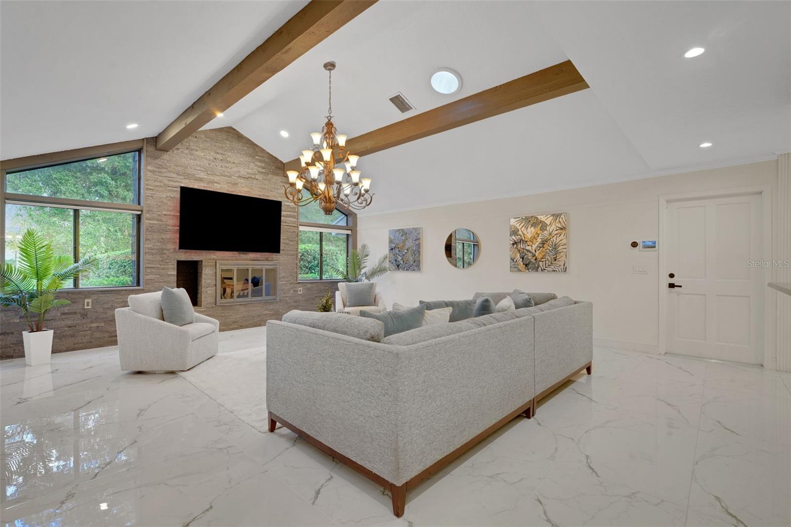 Image 18 of 50 For 2108 Silver Leaf Court