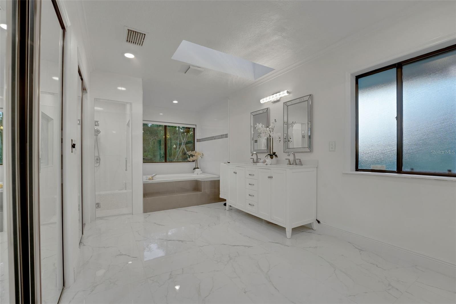 Image 22 of 50 For 2108 Silver Leaf Court