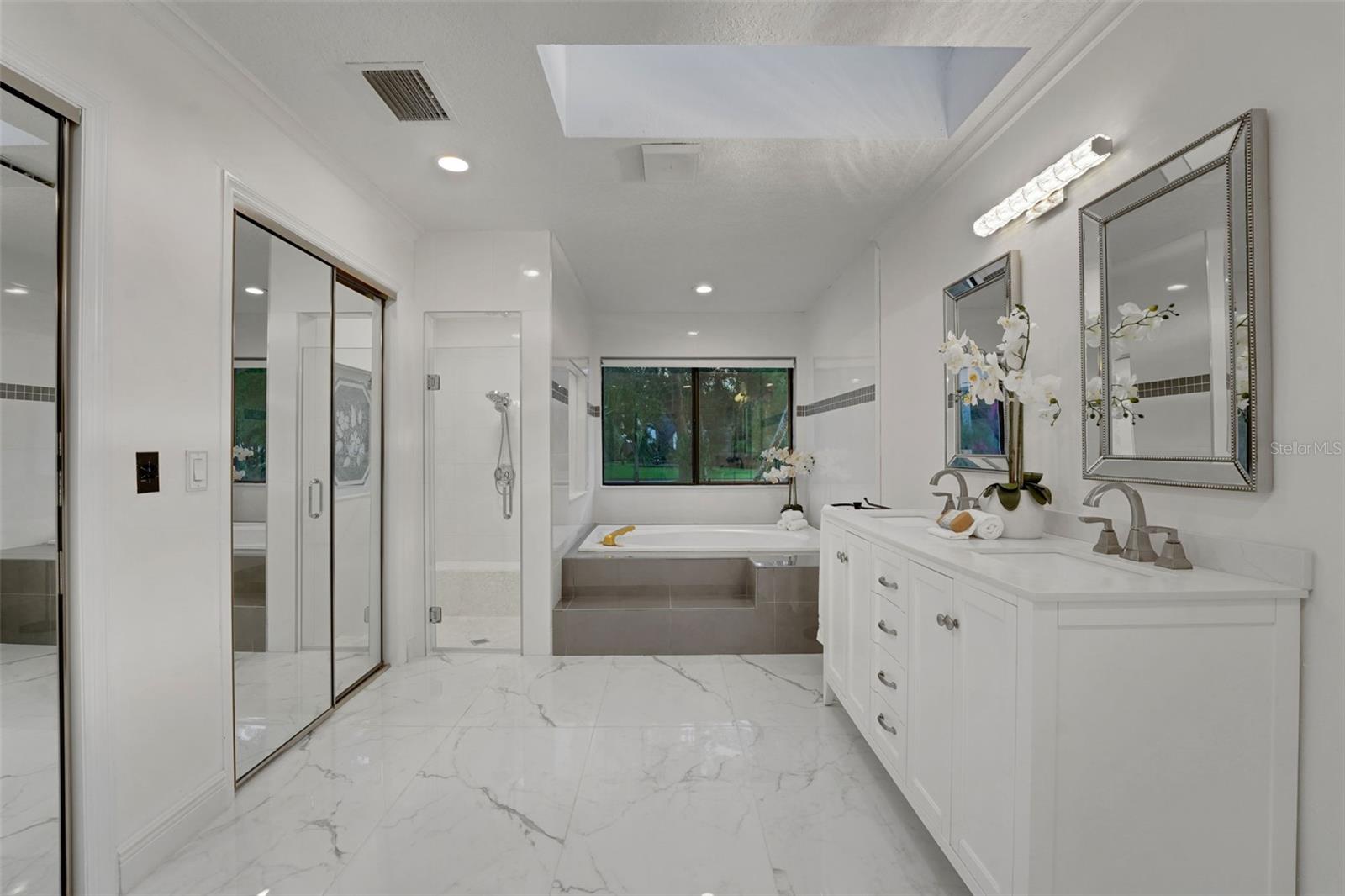 Image 23 of 50 For 2108 Silver Leaf Court