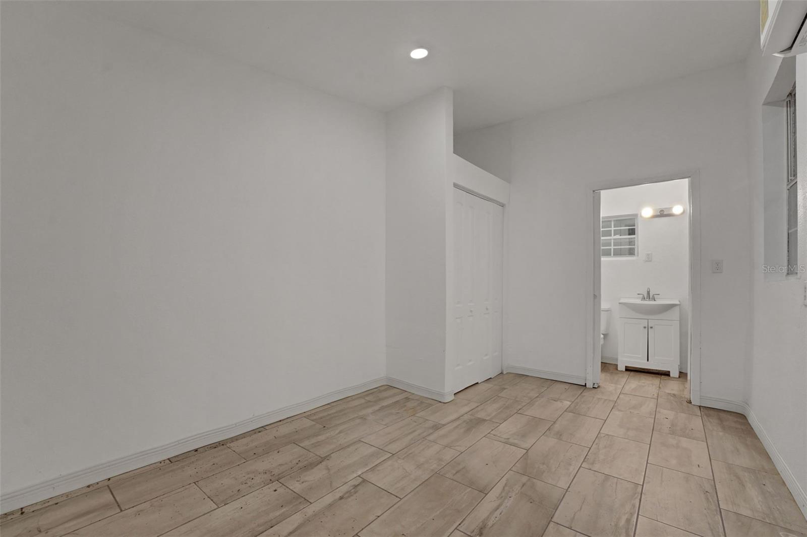 Image 47 of 50 For 2108 Silver Leaf Court