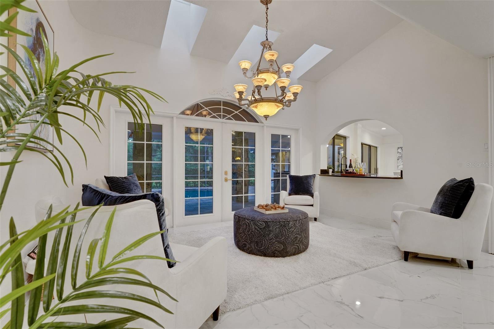 Image 8 of 50 For 2108 Silver Leaf Court