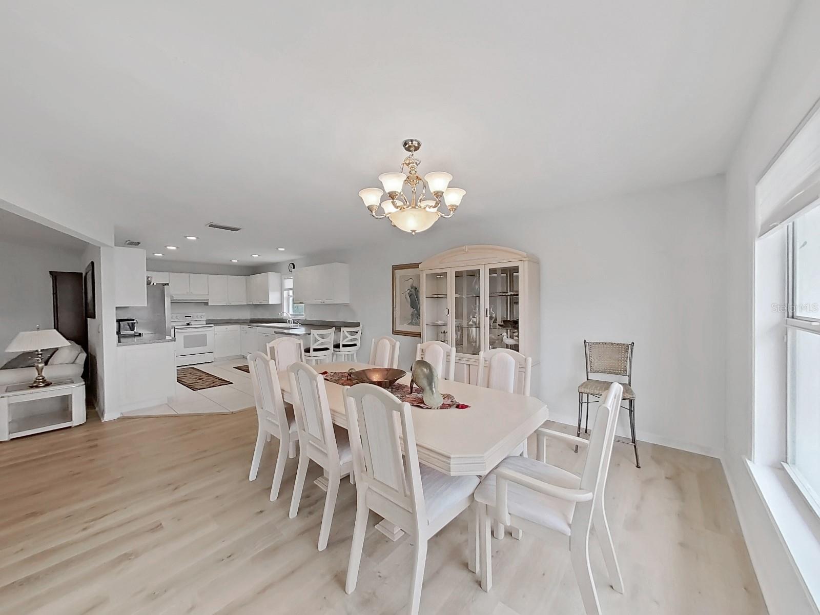 Image 11 of 54 For 7438 Gulf Way