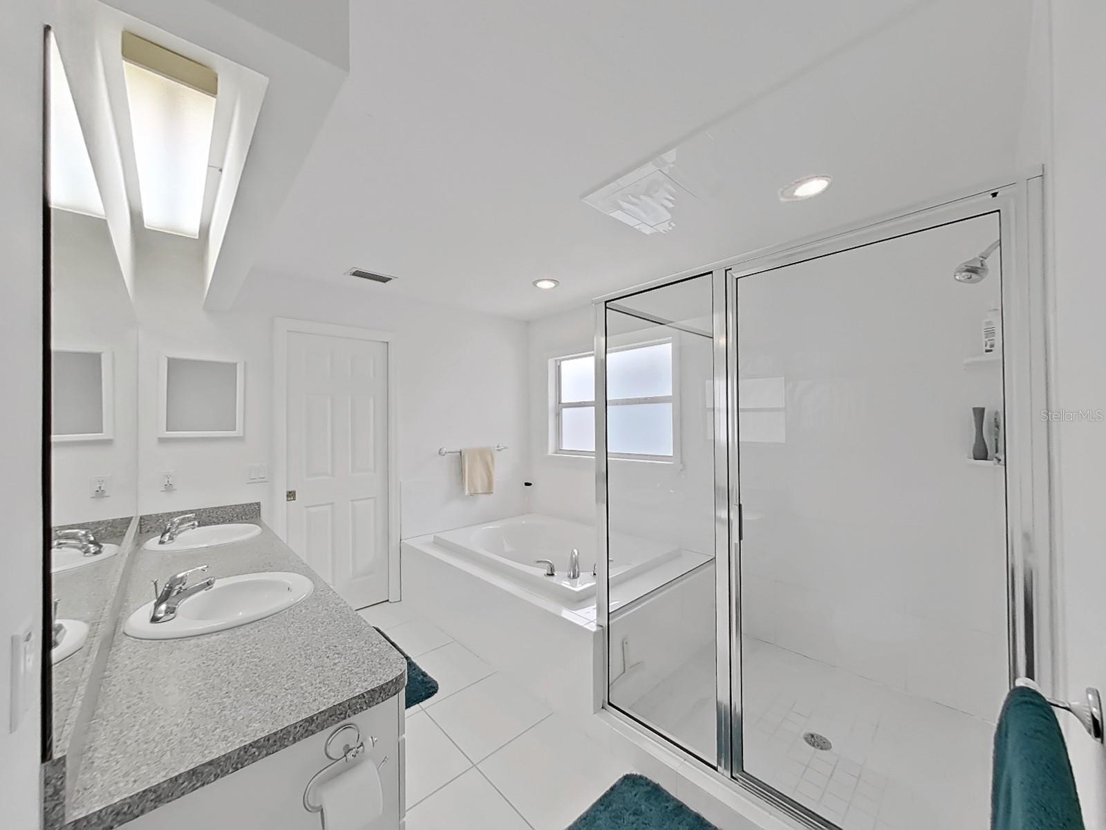 Image 16 of 54 For 7438 Gulf Way