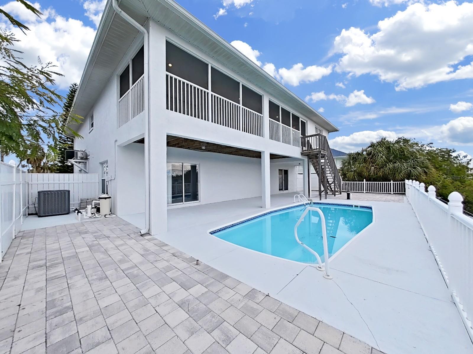 Image 37 of 54 For 7438 Gulf Way