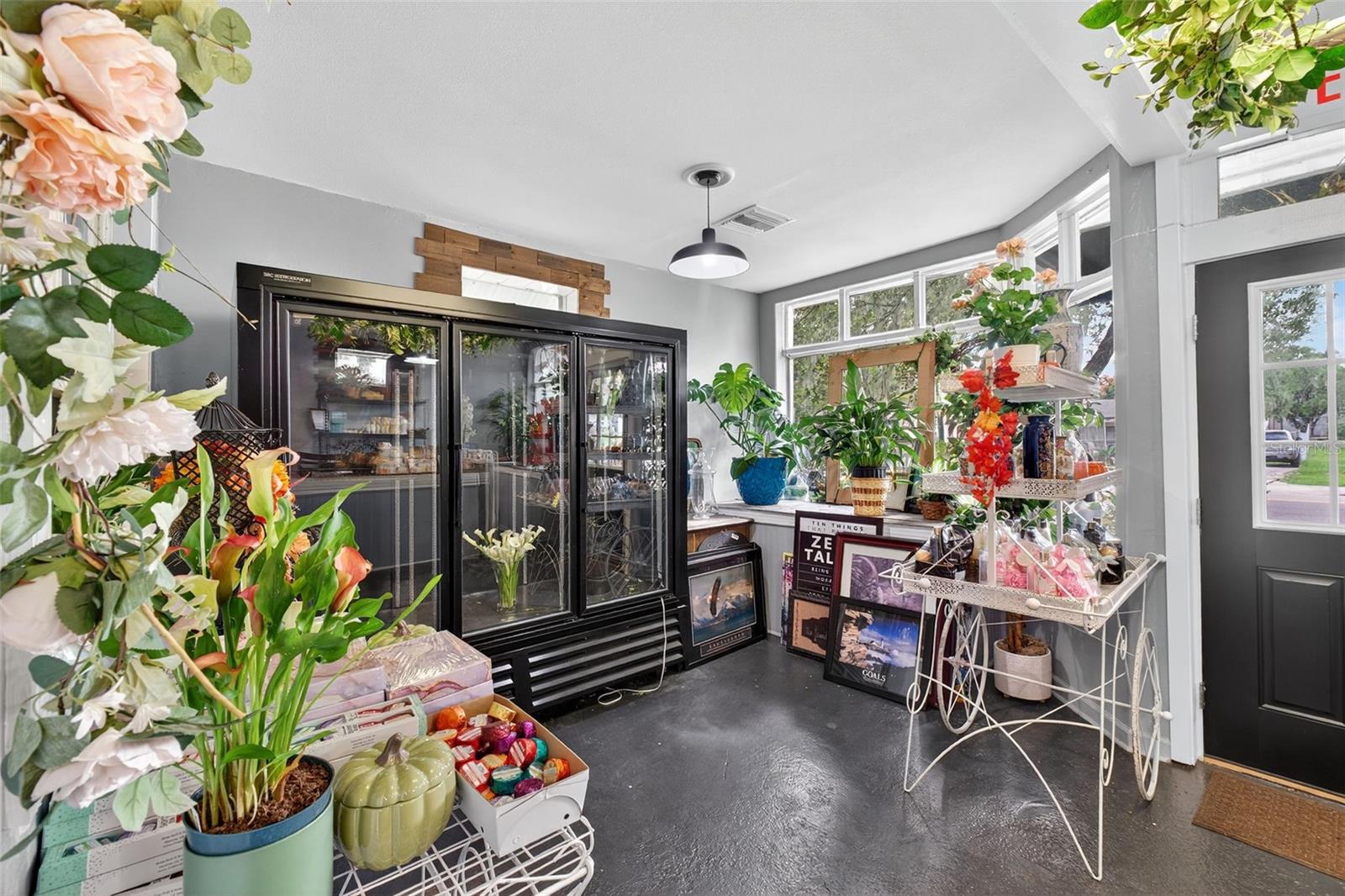 Image 10 of 43 For 237 Plymouth Avenue