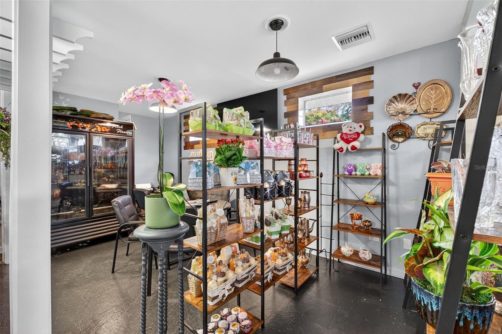 Image 13 of 43 For 237 Plymouth Avenue