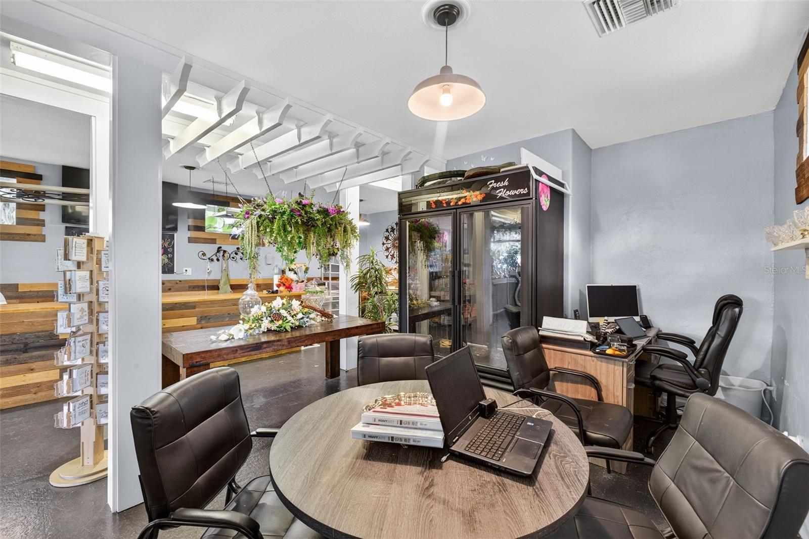 Image 14 of 43 For 237 Plymouth Avenue