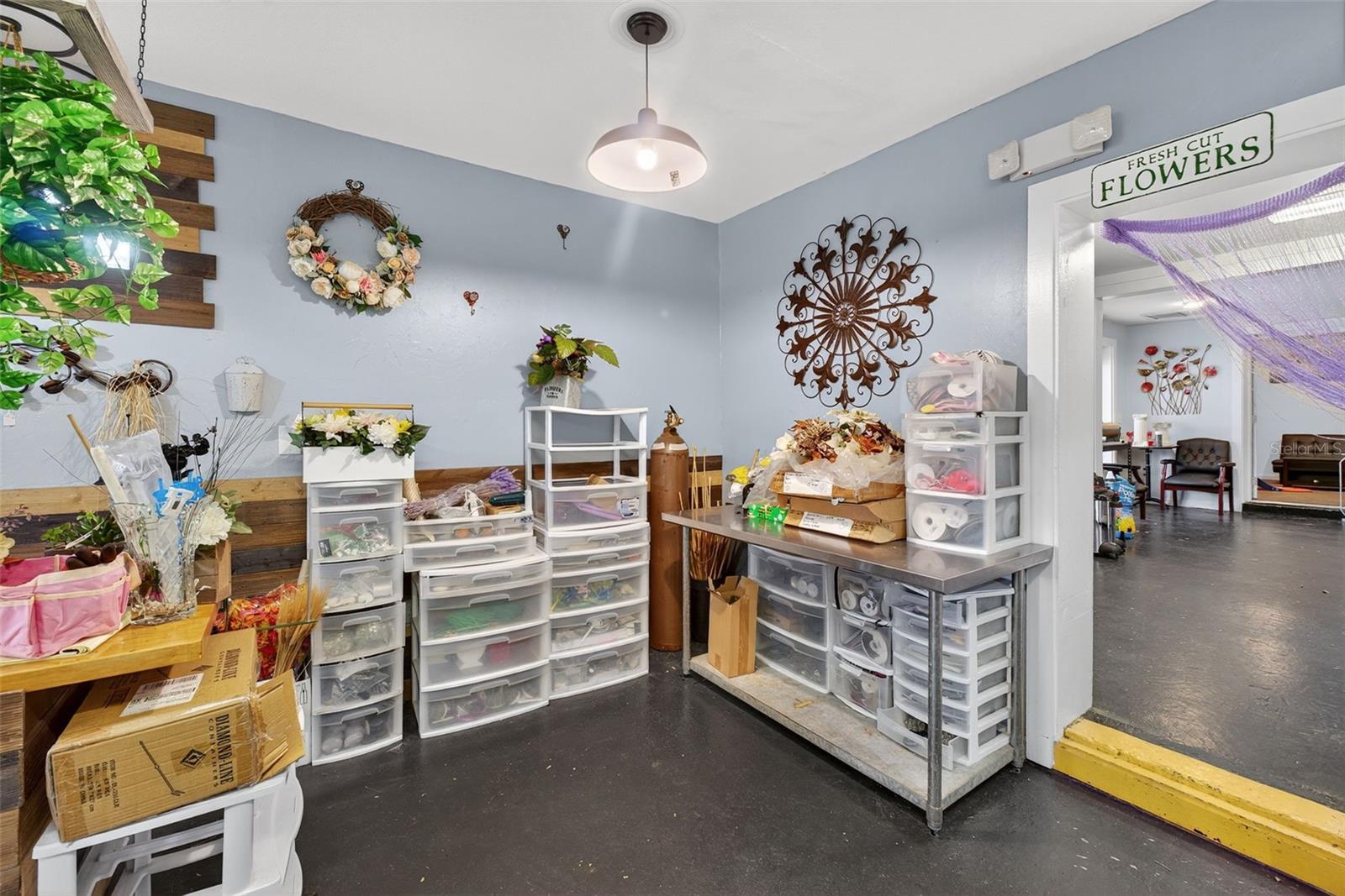 Image 19 of 43 For 237 Plymouth Avenue