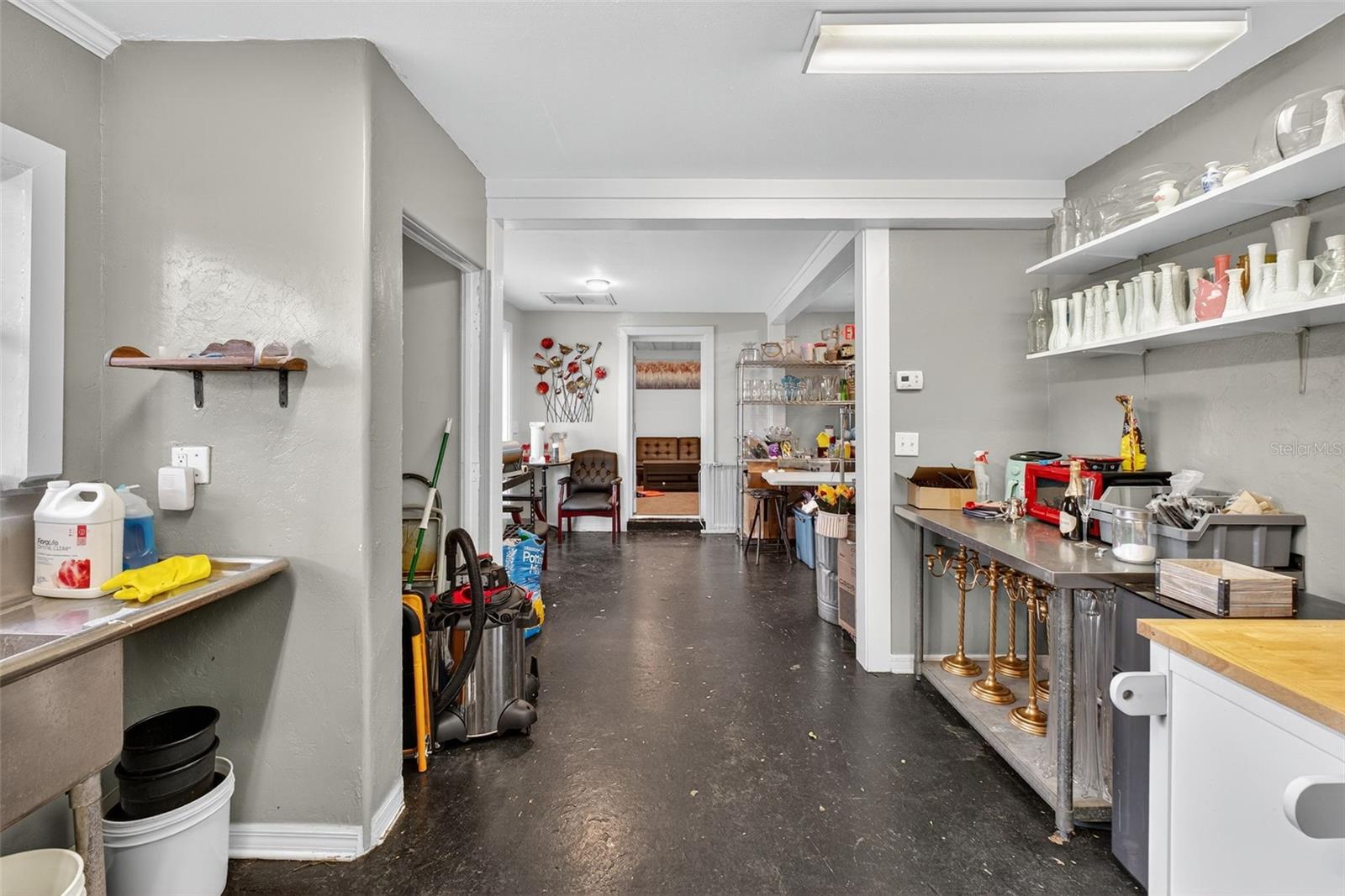 Image 22 of 43 For 237 Plymouth Avenue