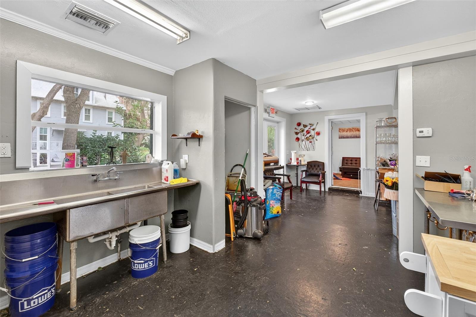 Image 23 of 43 For 237 Plymouth Avenue