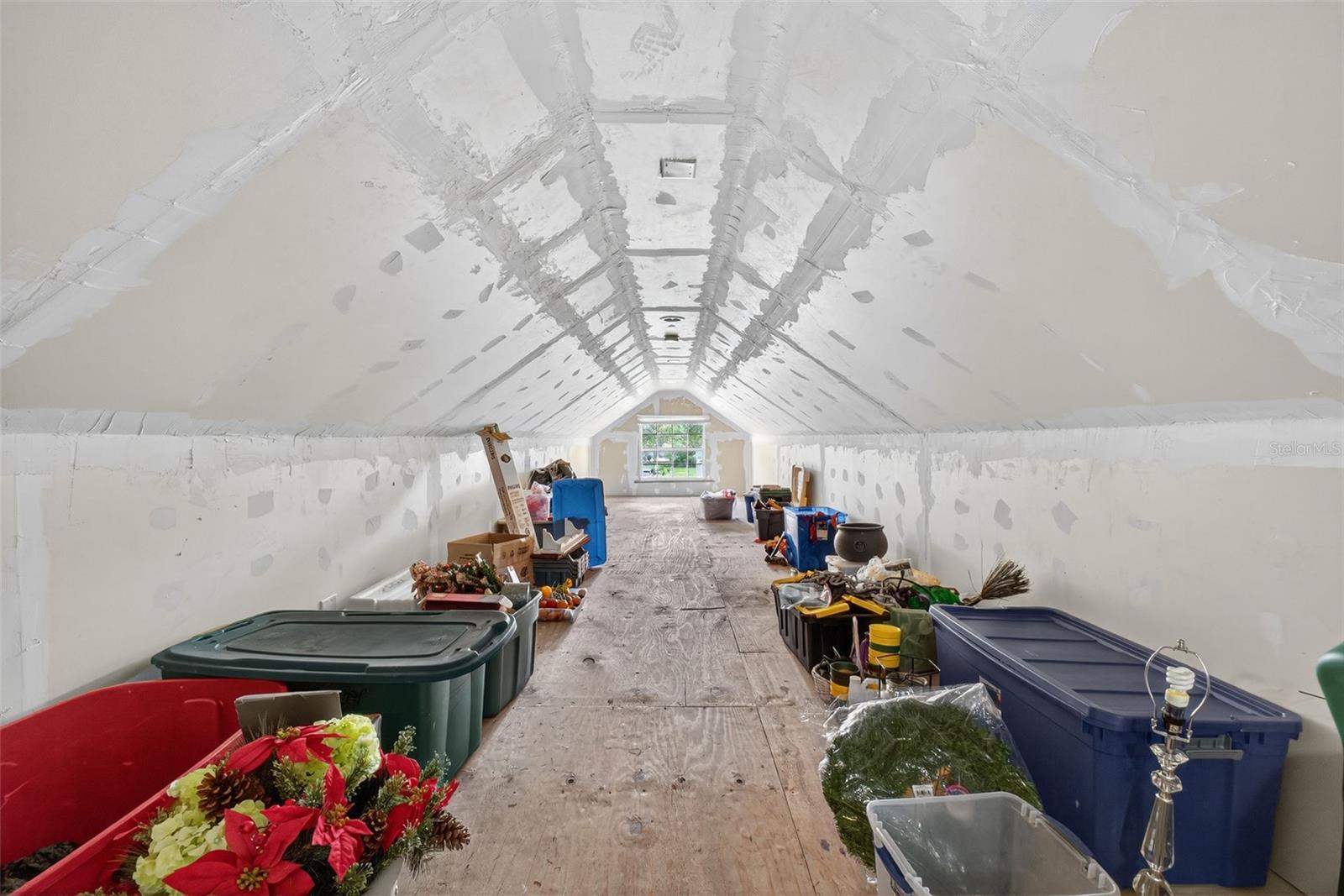 Image 33 of 43 For 237 Plymouth Avenue