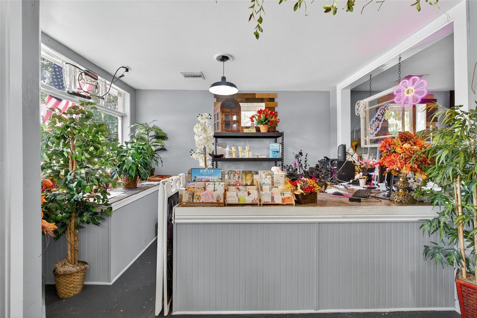 Image 8 of 43 For 237 Plymouth Avenue