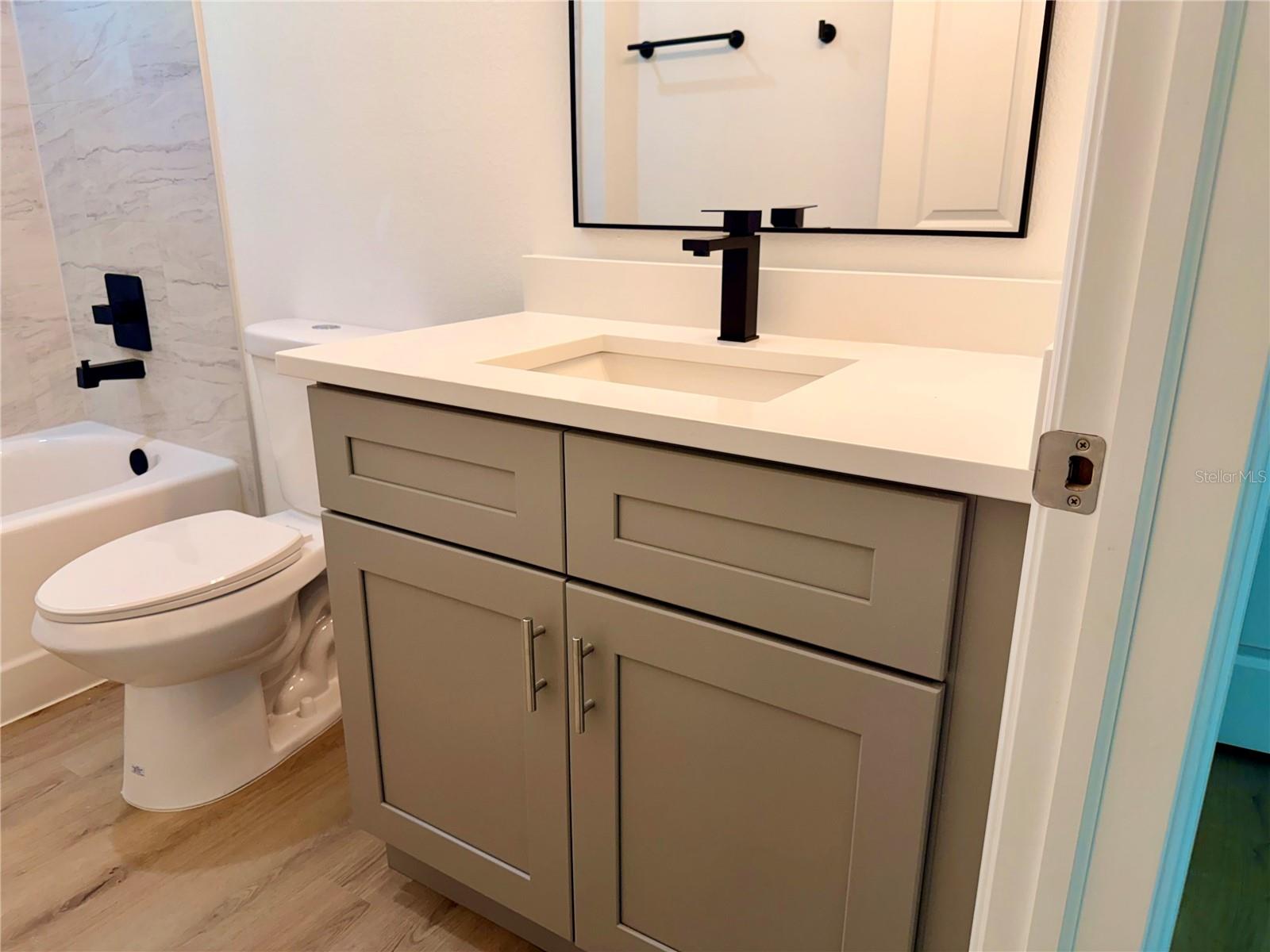 Listing photo id 12 for 2275 Linden Drive