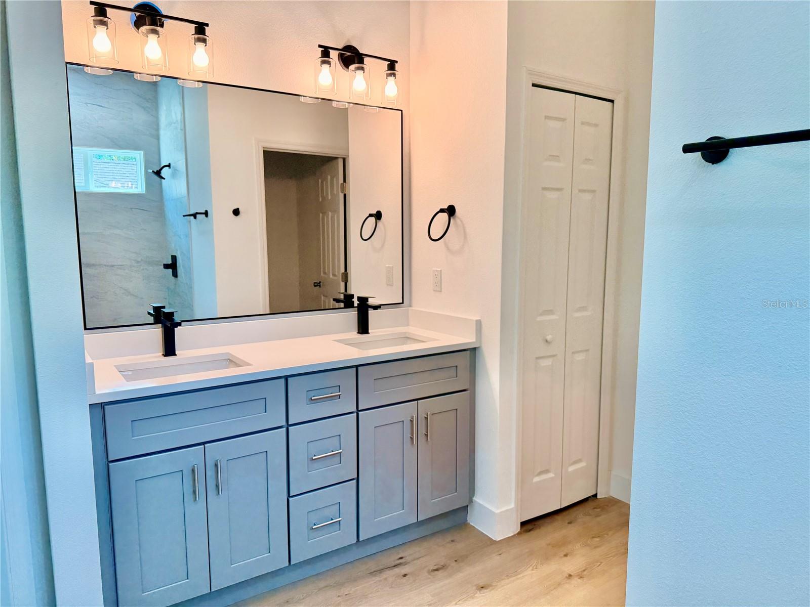 Listing photo id 14 for 2275 Linden Drive