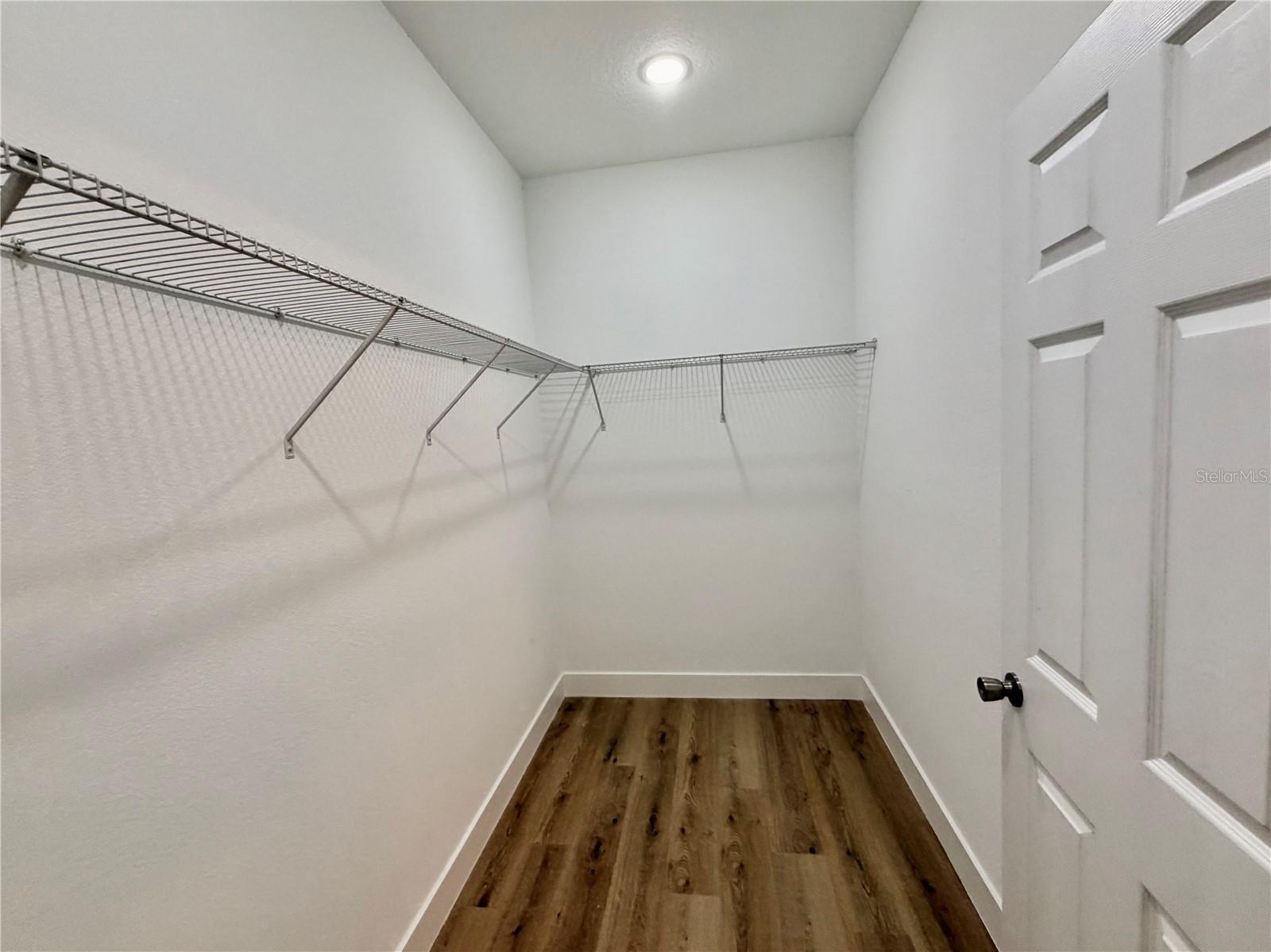 Listing photo id 15 for 2275 Linden Drive