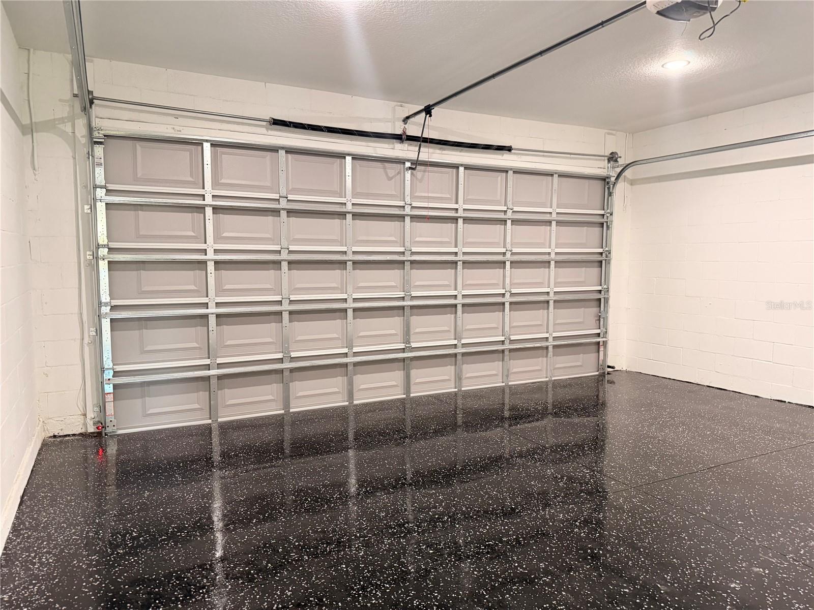 Listing photo id 19 for 2275 Linden Drive