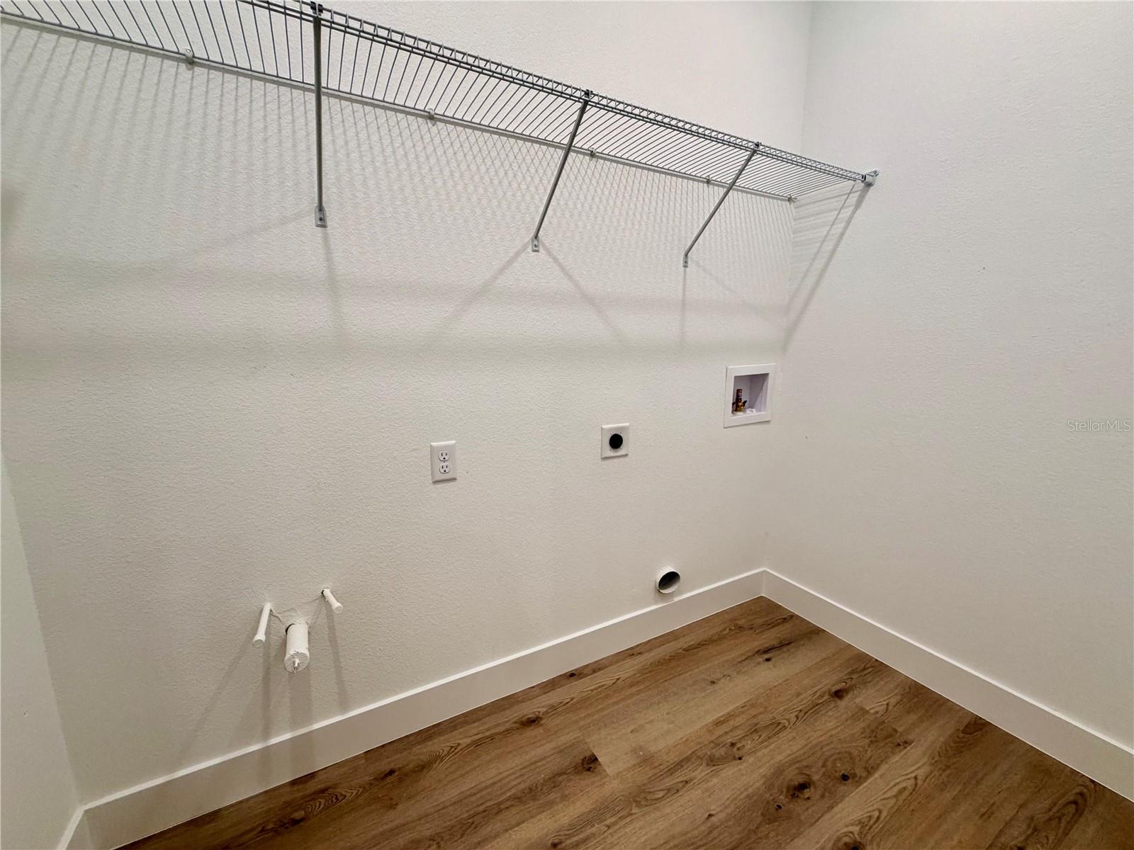 Listing photo id 21 for 2275 Linden Drive