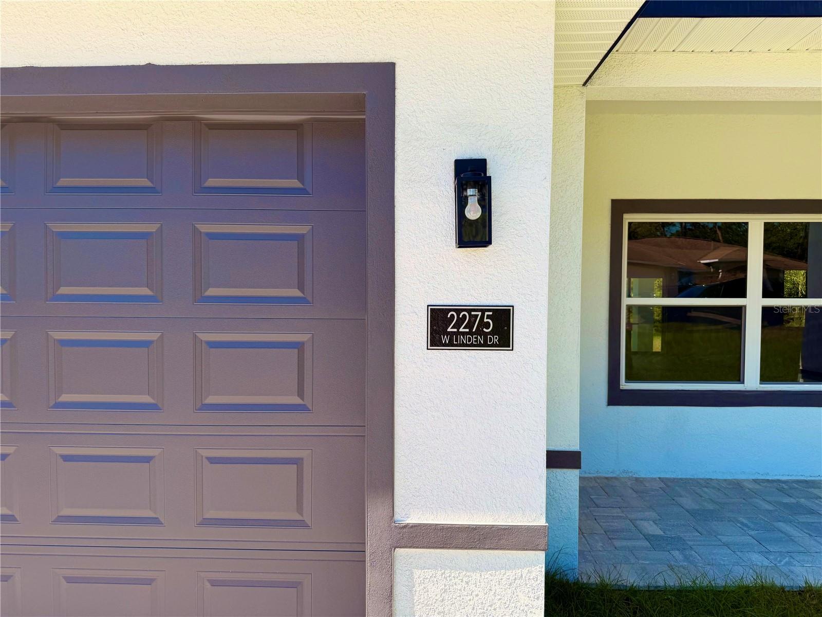 Listing photo id 1 for 2275 Linden Drive