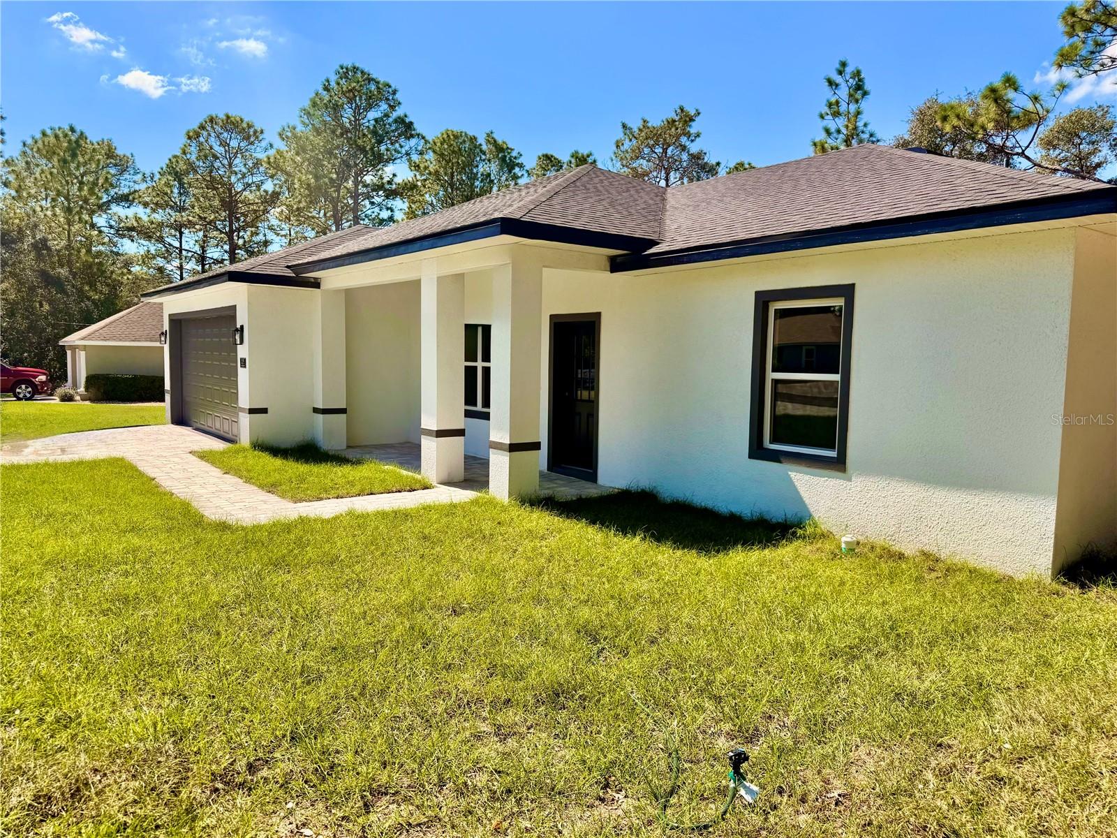 Listing photo id 2 for 2275 Linden Drive