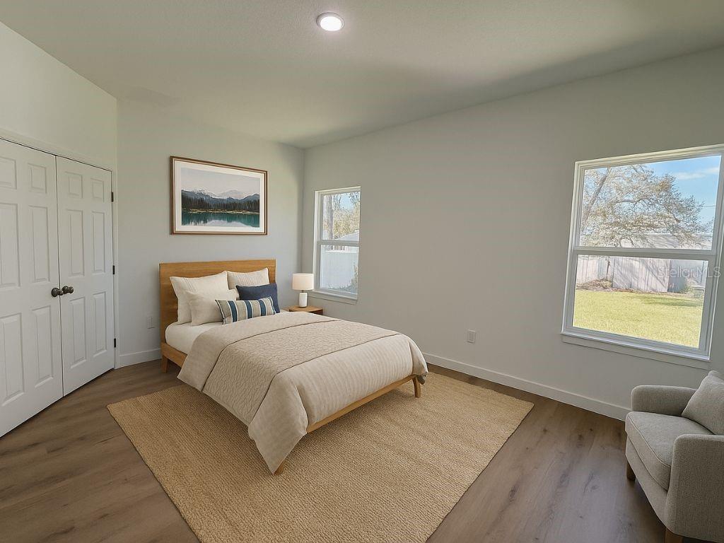 Listing photo id 5 for 2275 Linden Drive