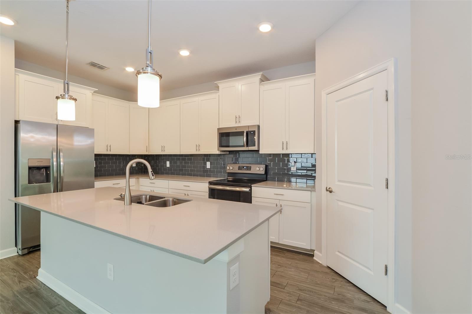 Image 5 of 15 For 413 Brunswick Drive