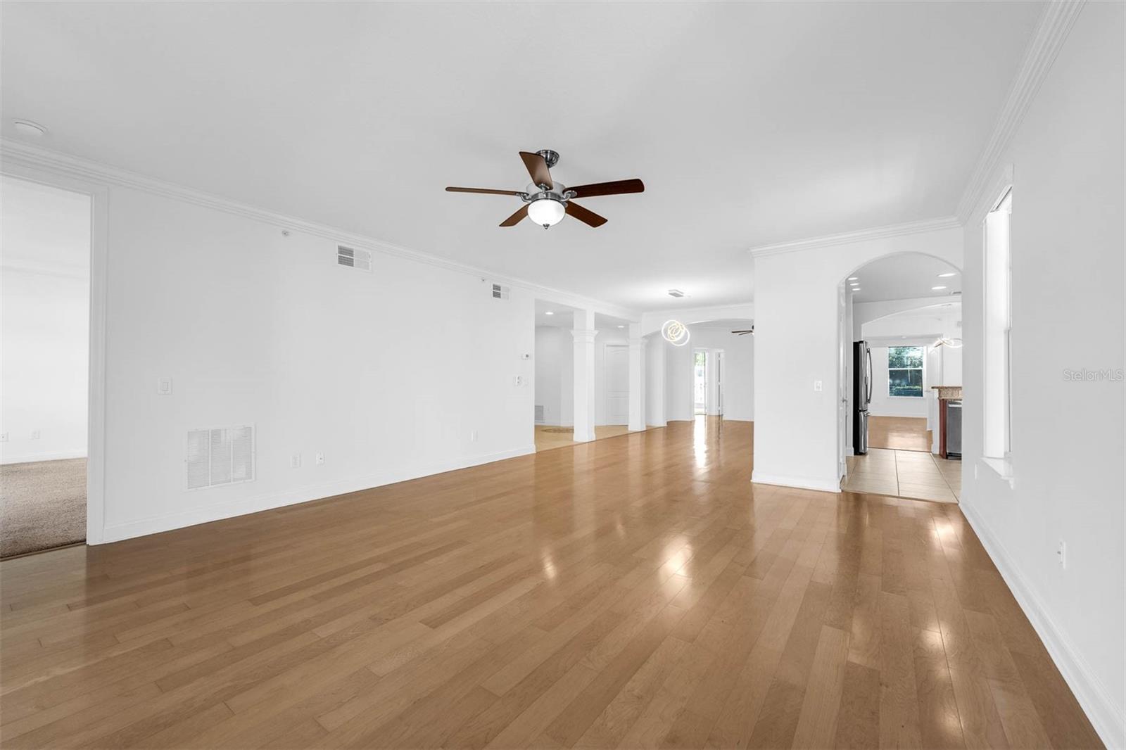 Image 21 of 63 For 918 Lotus Vista Drive 102