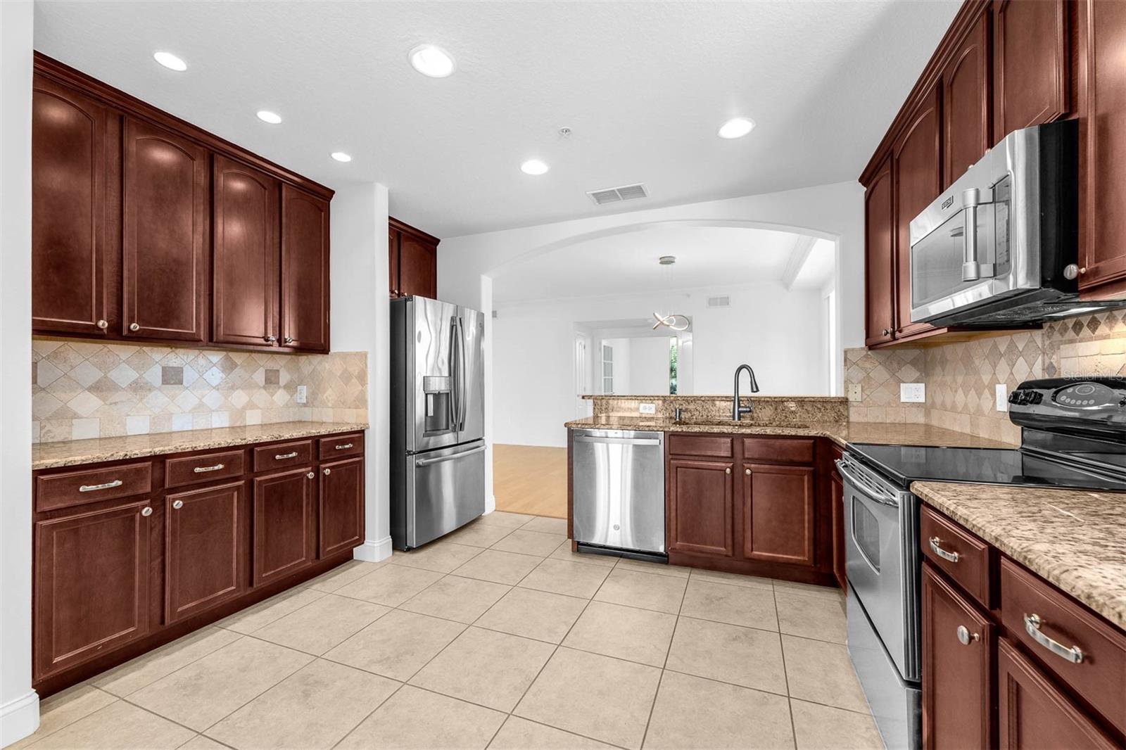 Image 7 of 63 For 918 Lotus Vista Drive 102