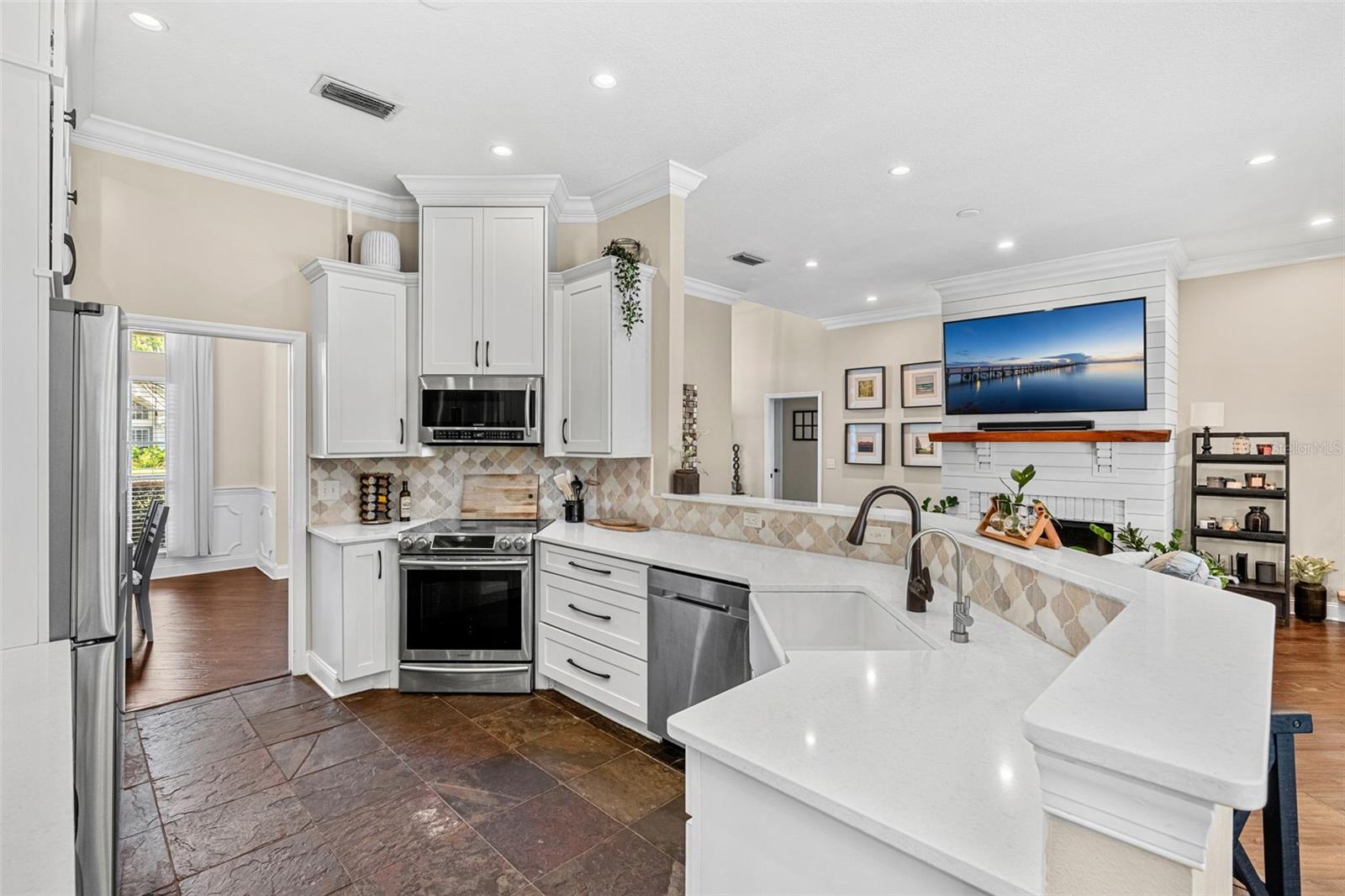 Image 13 of 44 For 1674 Victoria Way