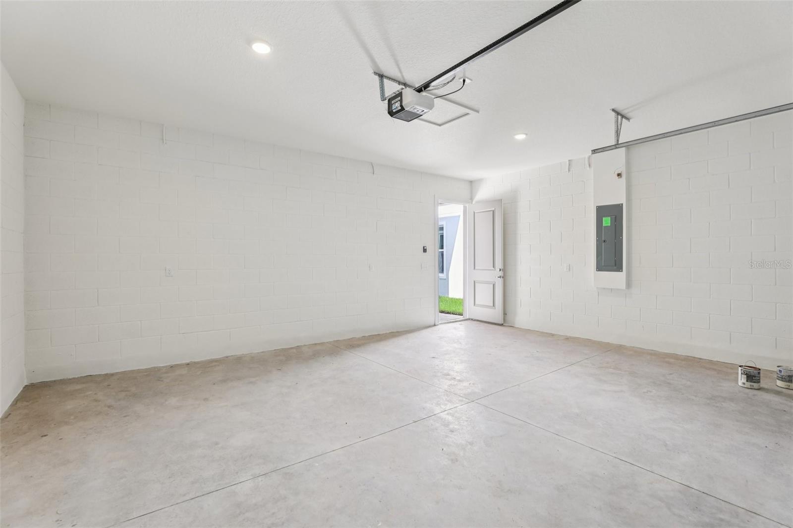 Image 34 of 40 For 2055 Iorio Street