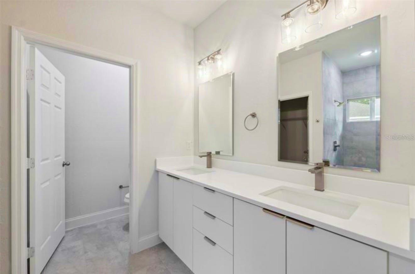 Listing photo id 13 for 8944 Pitcairn Way