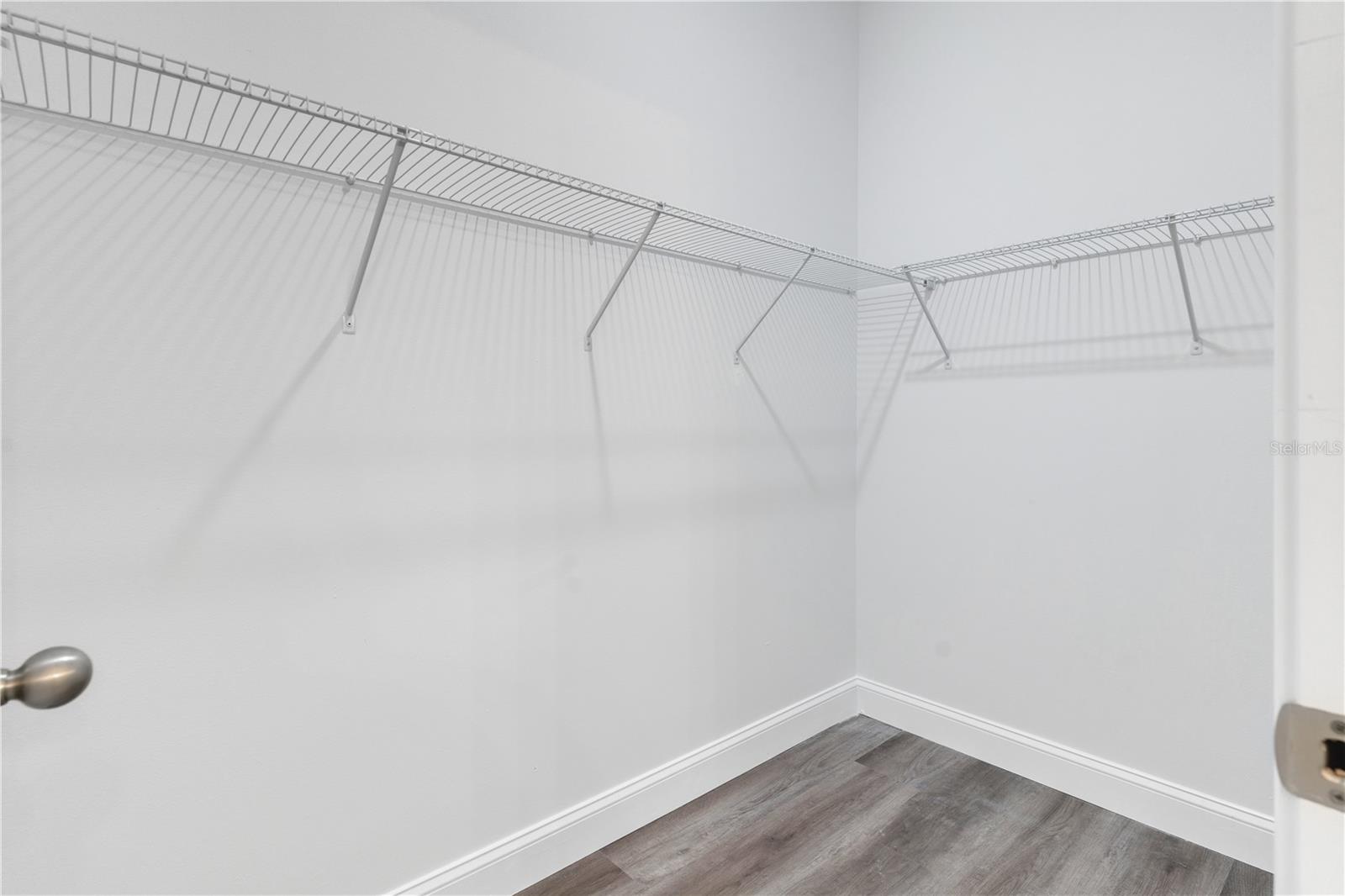 Listing photo id 15 for 8944 Pitcairn Way