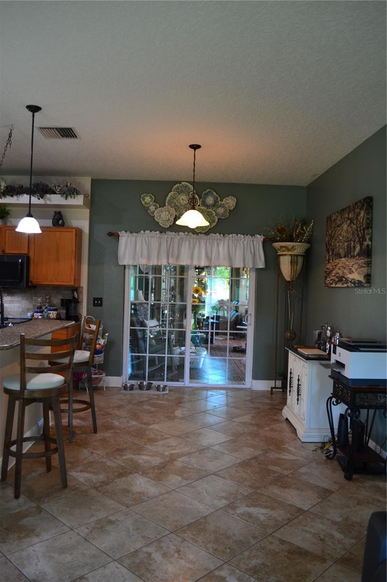 Image 17 of 45 For 3780 Fountainbleu Boulevard