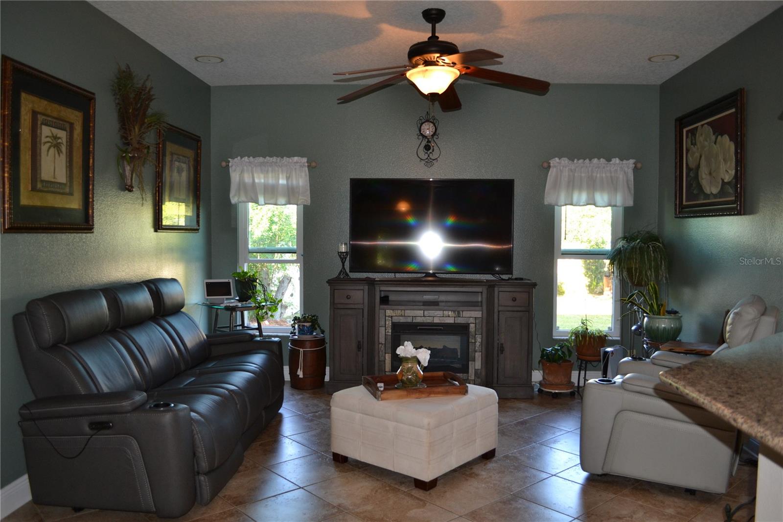 Image 19 of 45 For 3780 Fountainbleu Boulevard