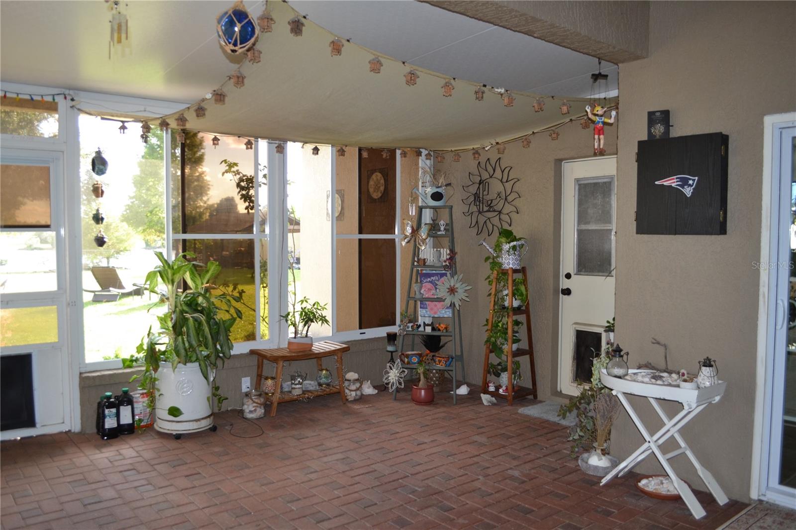 Image 33 of 45 For 3780 Fountainbleu Boulevard