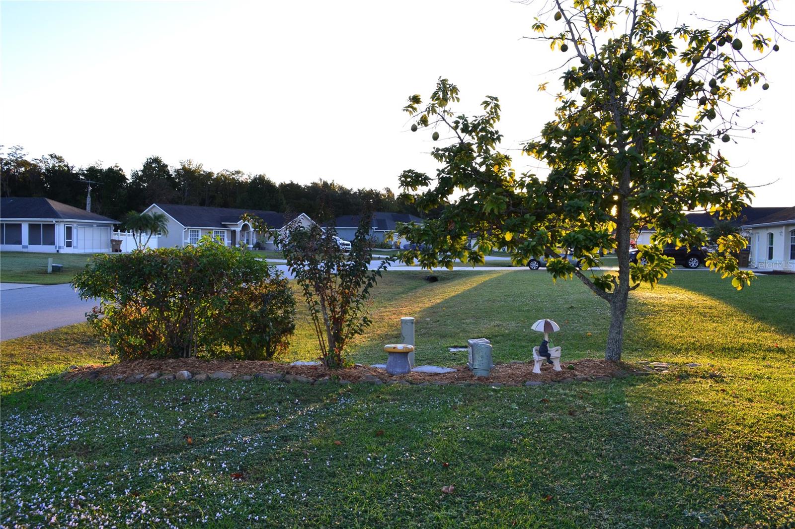 Image 4 of 45 For 3780 Fountainbleu Boulevard