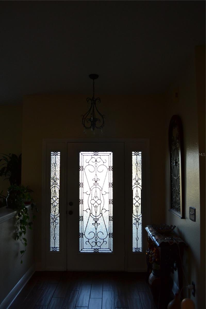 Image 5 of 45 For 3780 Fountainbleu Boulevard