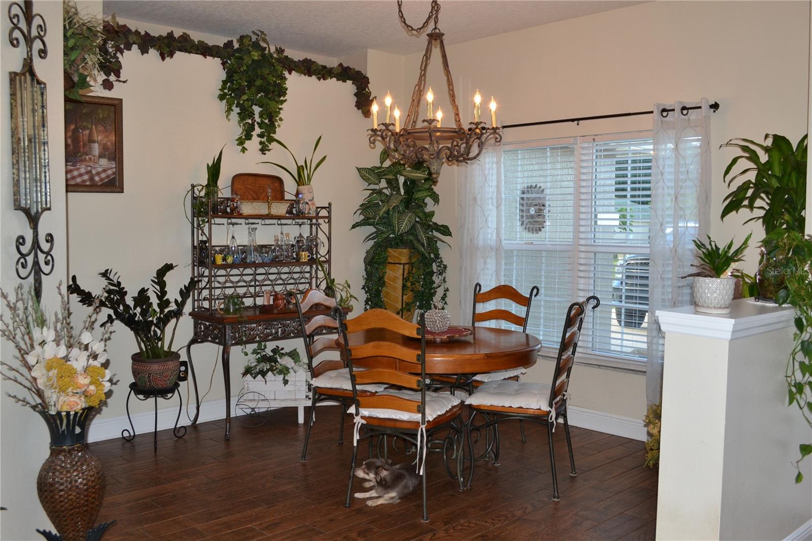 Image 6 of 45 For 3780 Fountainbleu Boulevard