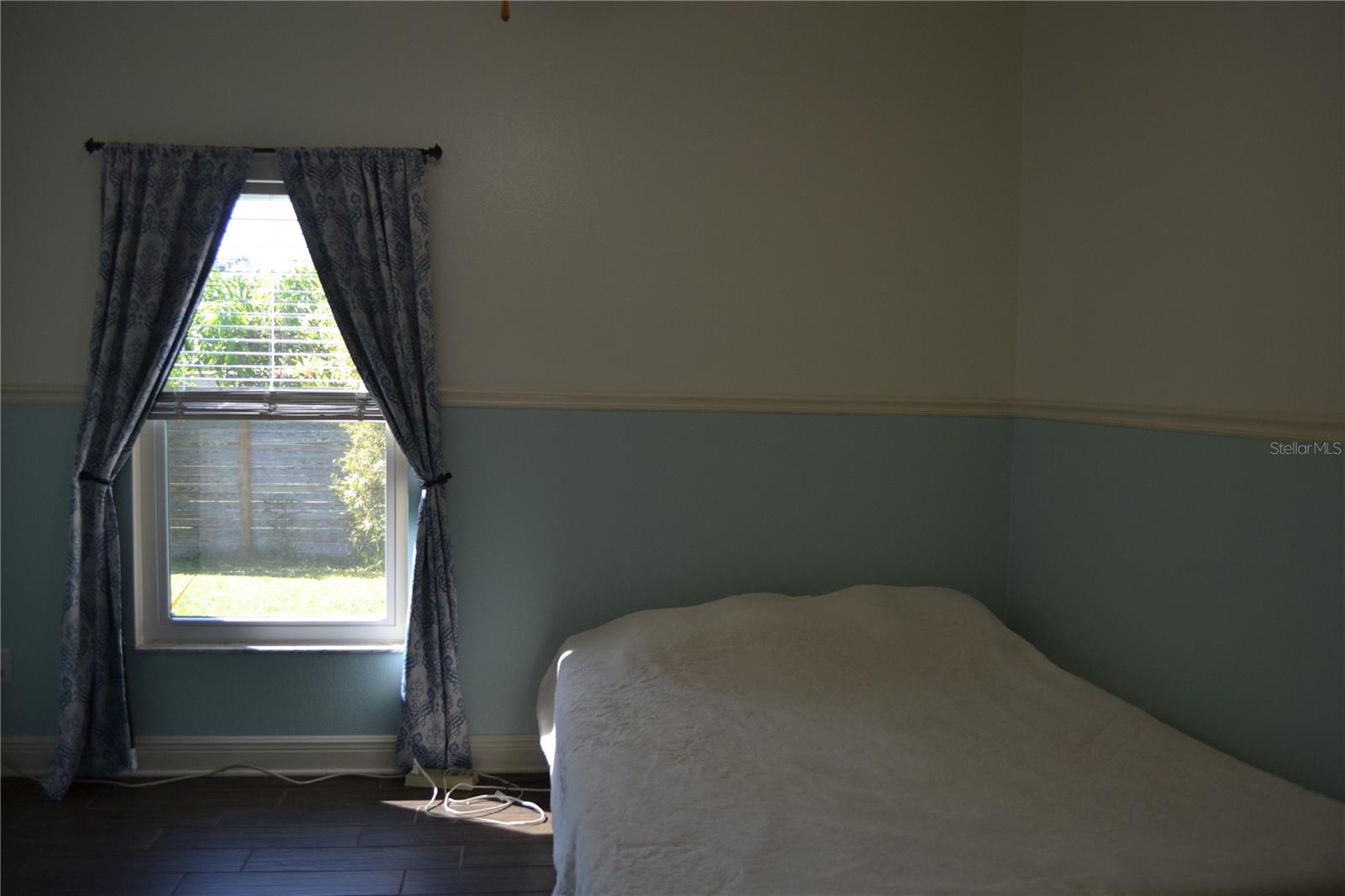 Image 8 of 45 For 3780 Fountainbleu Boulevard