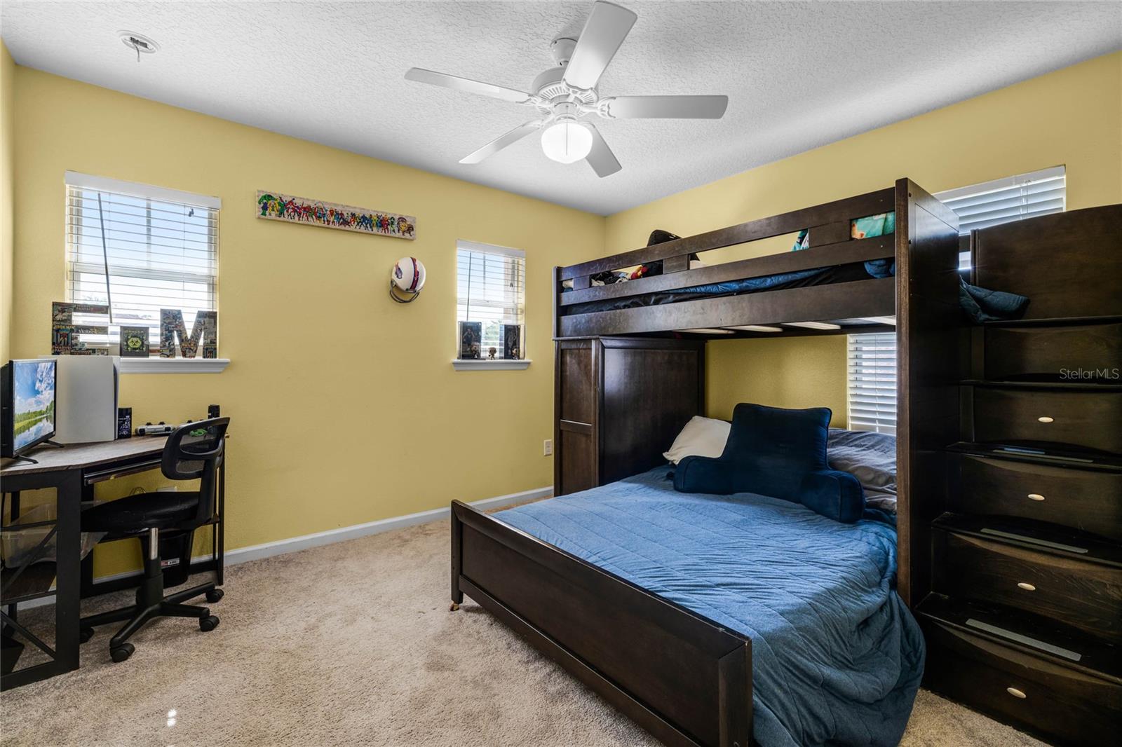 Image 23 of 33 For 199 Boysenberry Lane