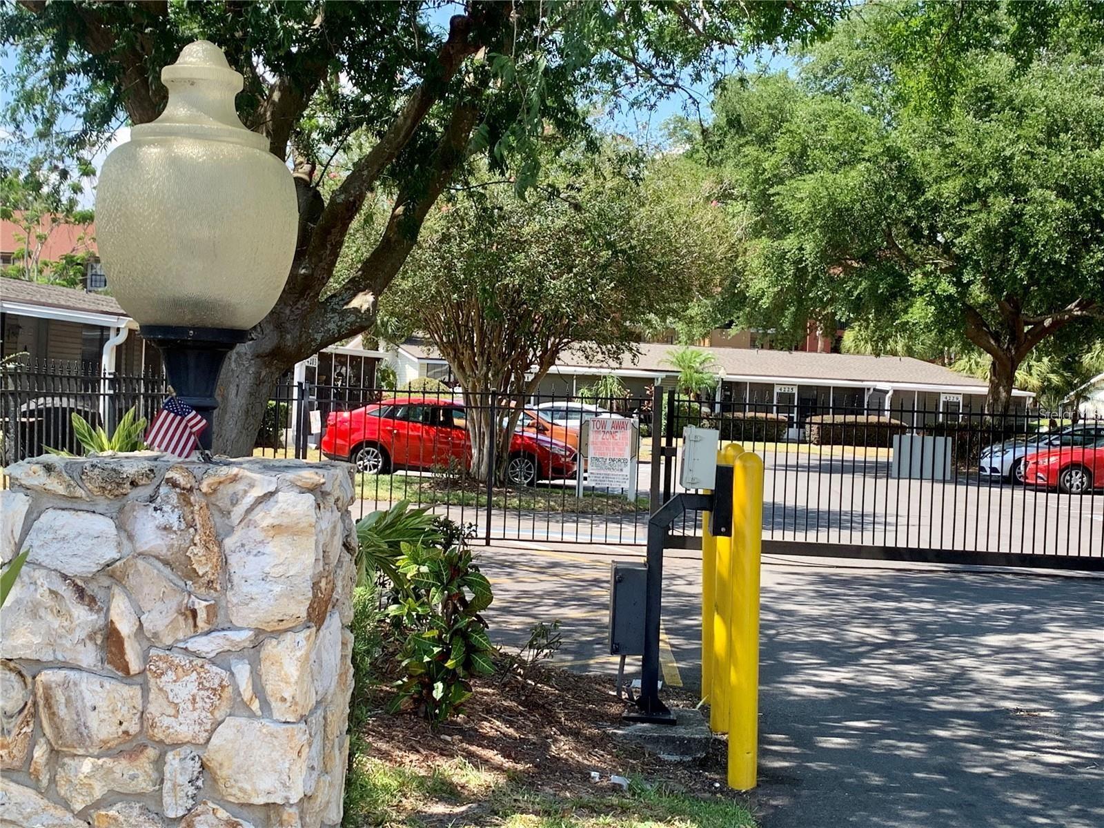 Image 13 of 14 For 4077 Michigan Street 4077