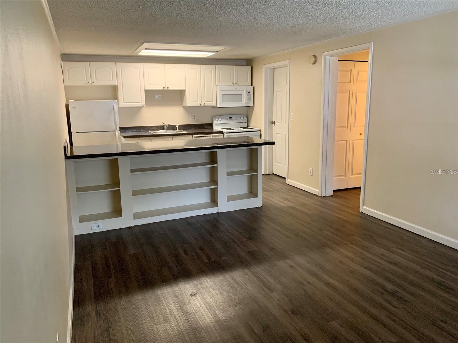 Image 4 of 14 For 4077 Michigan Street 4077