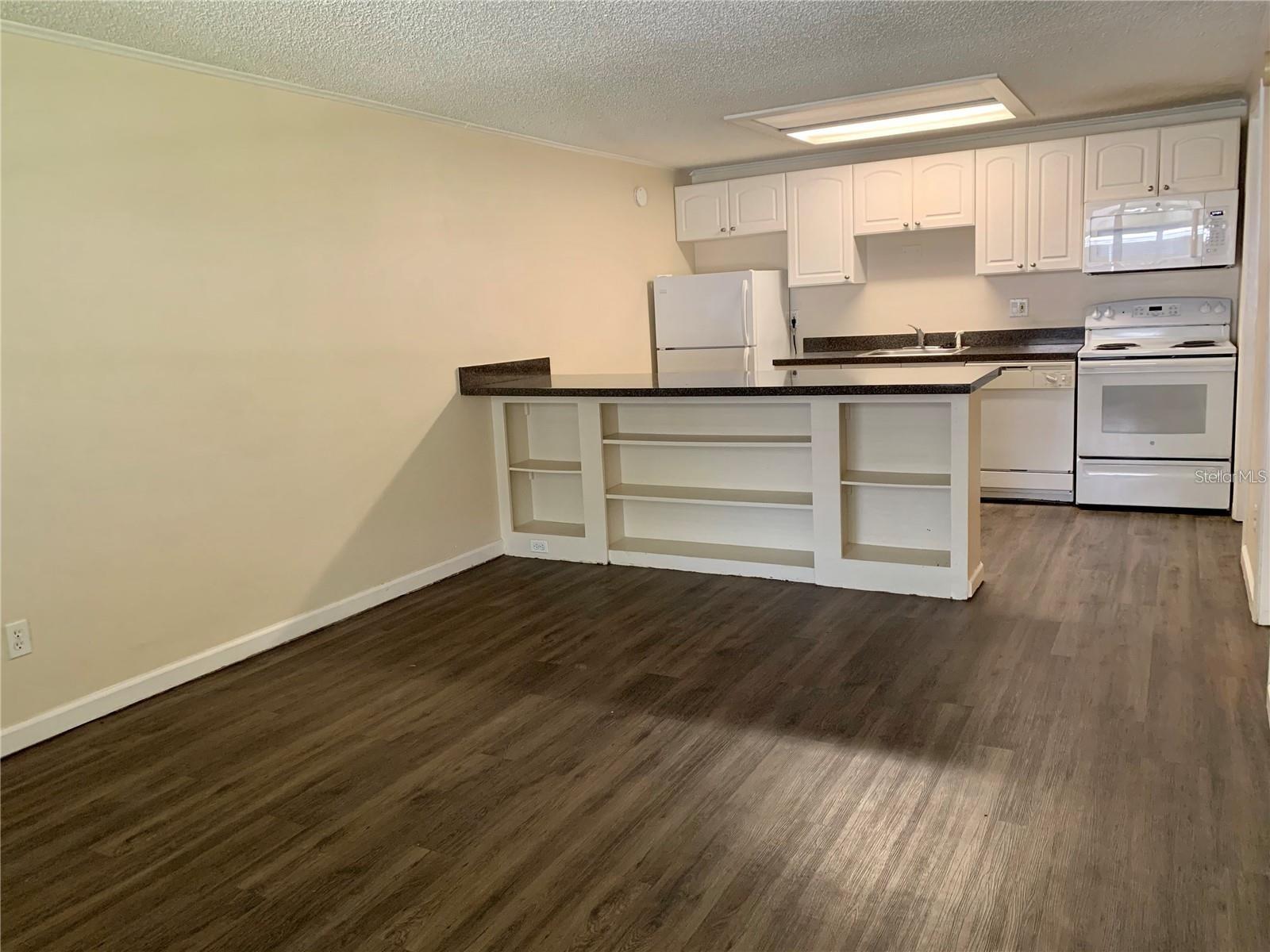 Image 5 of 14 For 4077 Michigan Street 4077