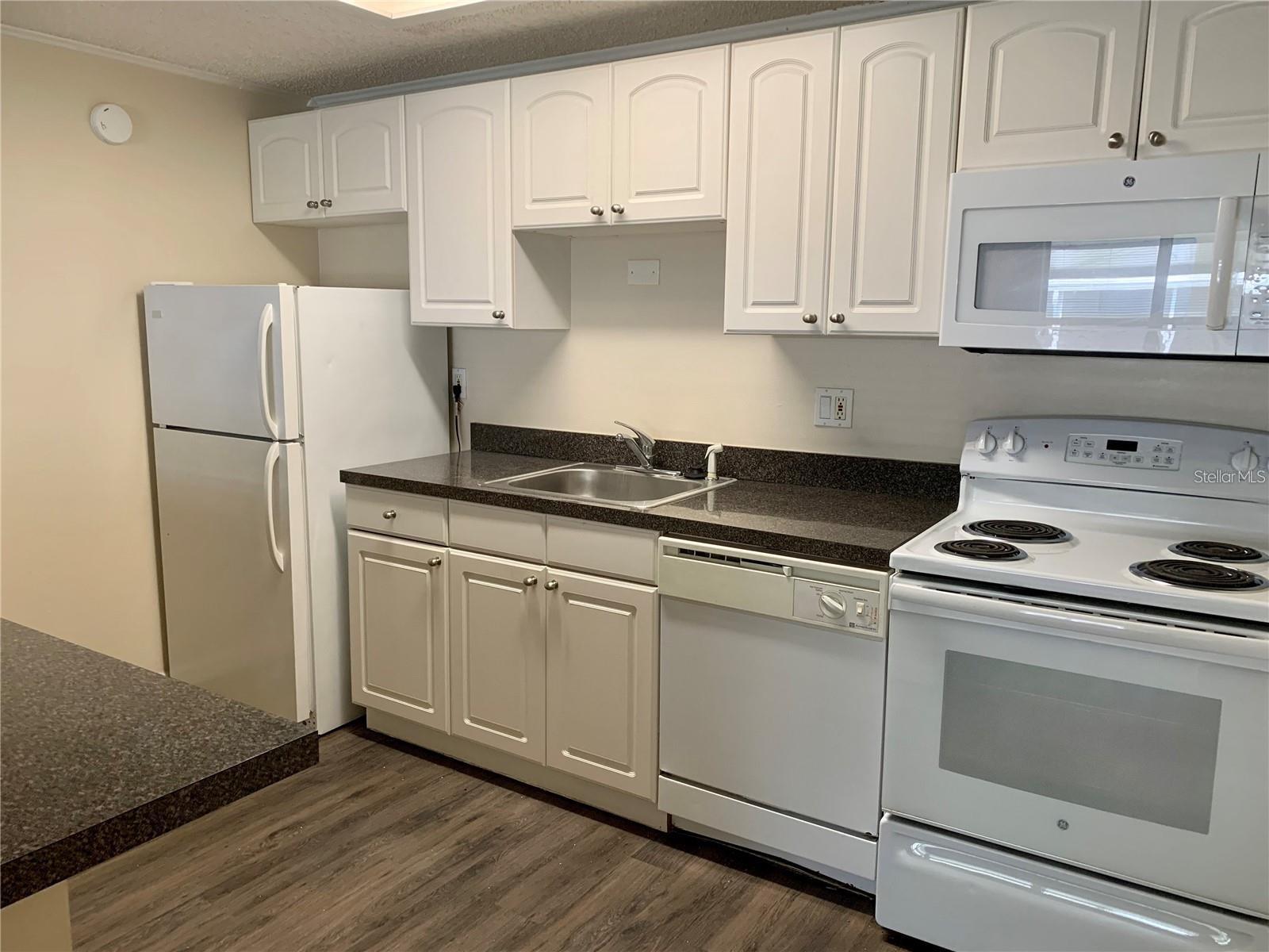 Image 6 of 14 For 4077 Michigan Street 4077