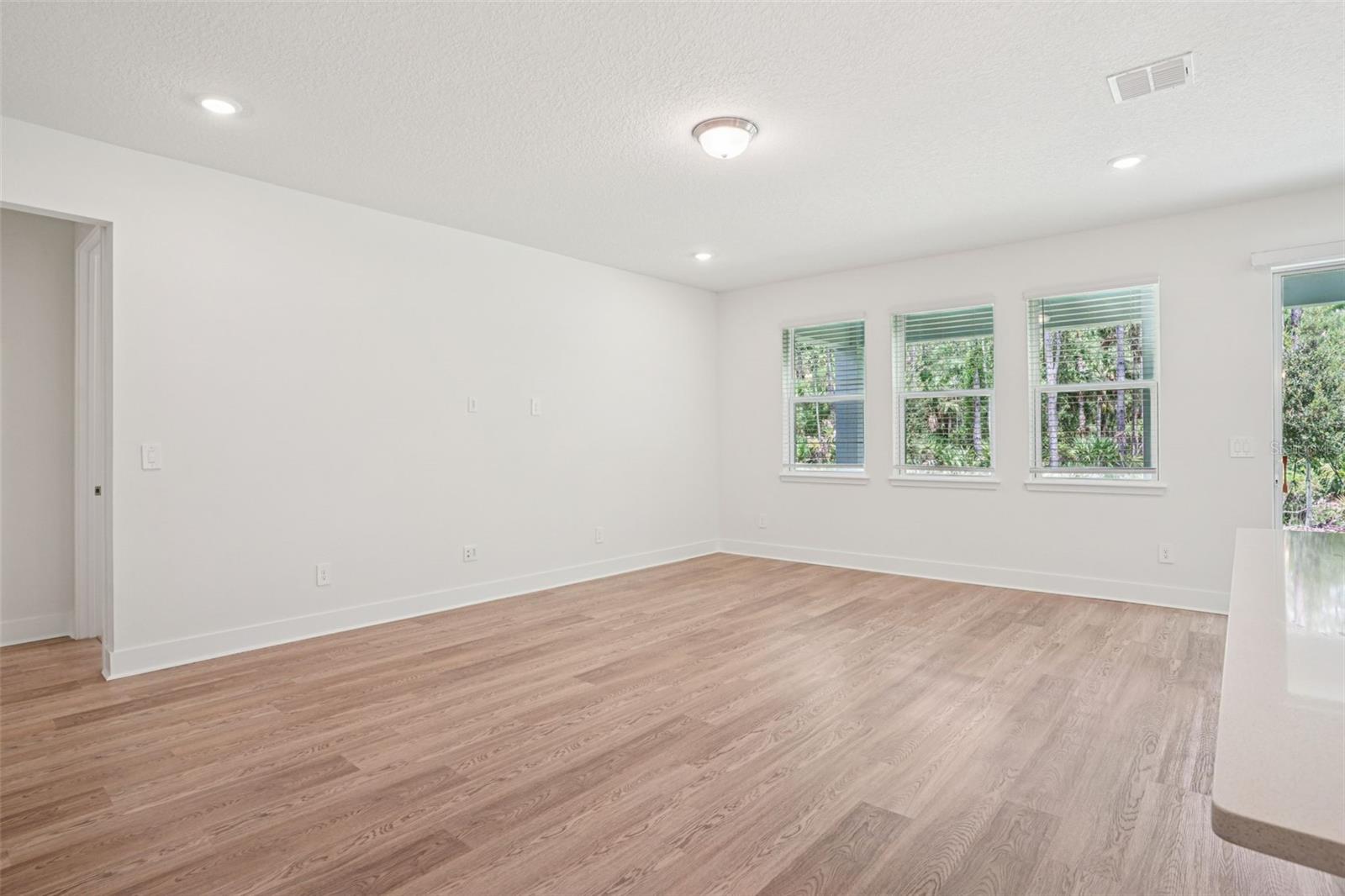 Image 7 of 21 For 572 Brookhaven Trail