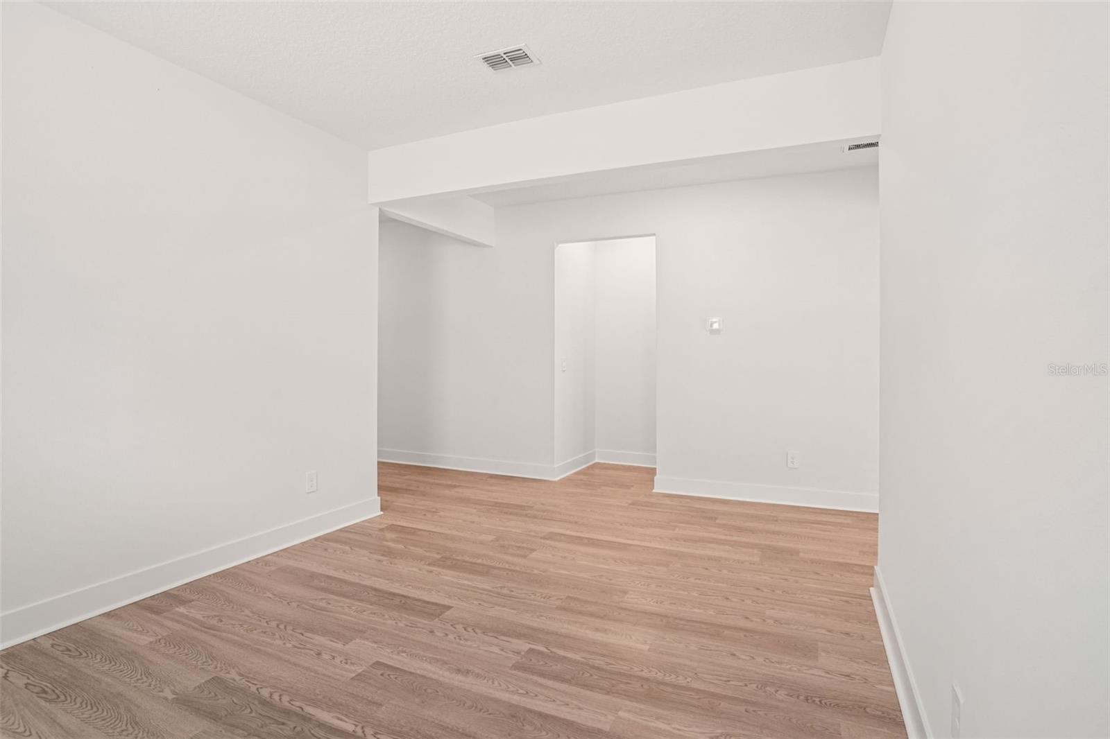 Image 9 of 21 For 572 Brookhaven Trail