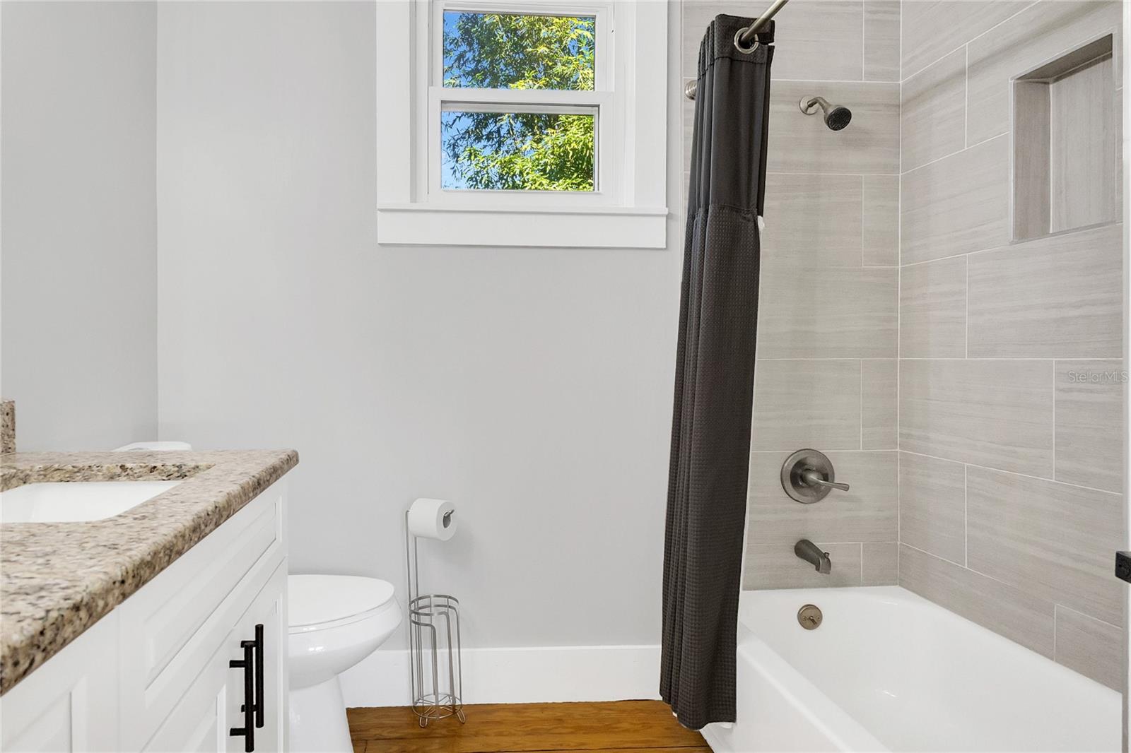 Image 20 of 38 For 299 4th Avenue