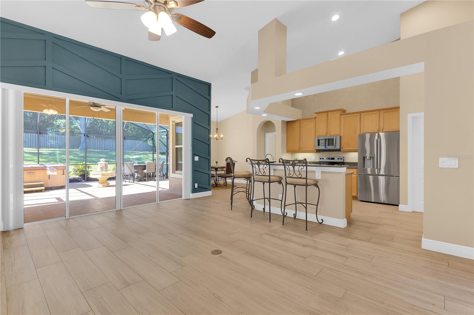 Image 12 of 57 For 657 Mount Stirling Avenue